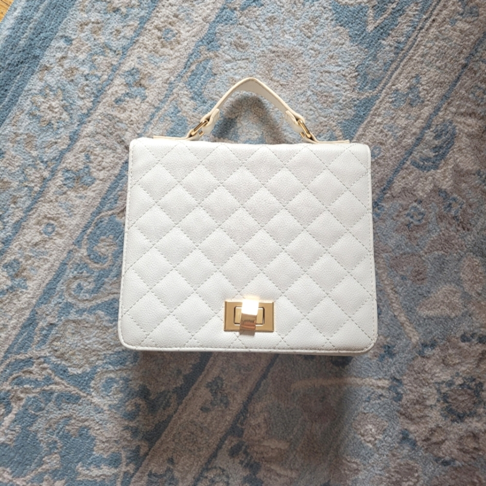 Guc forever 21 white top handle and cross body white gold purse